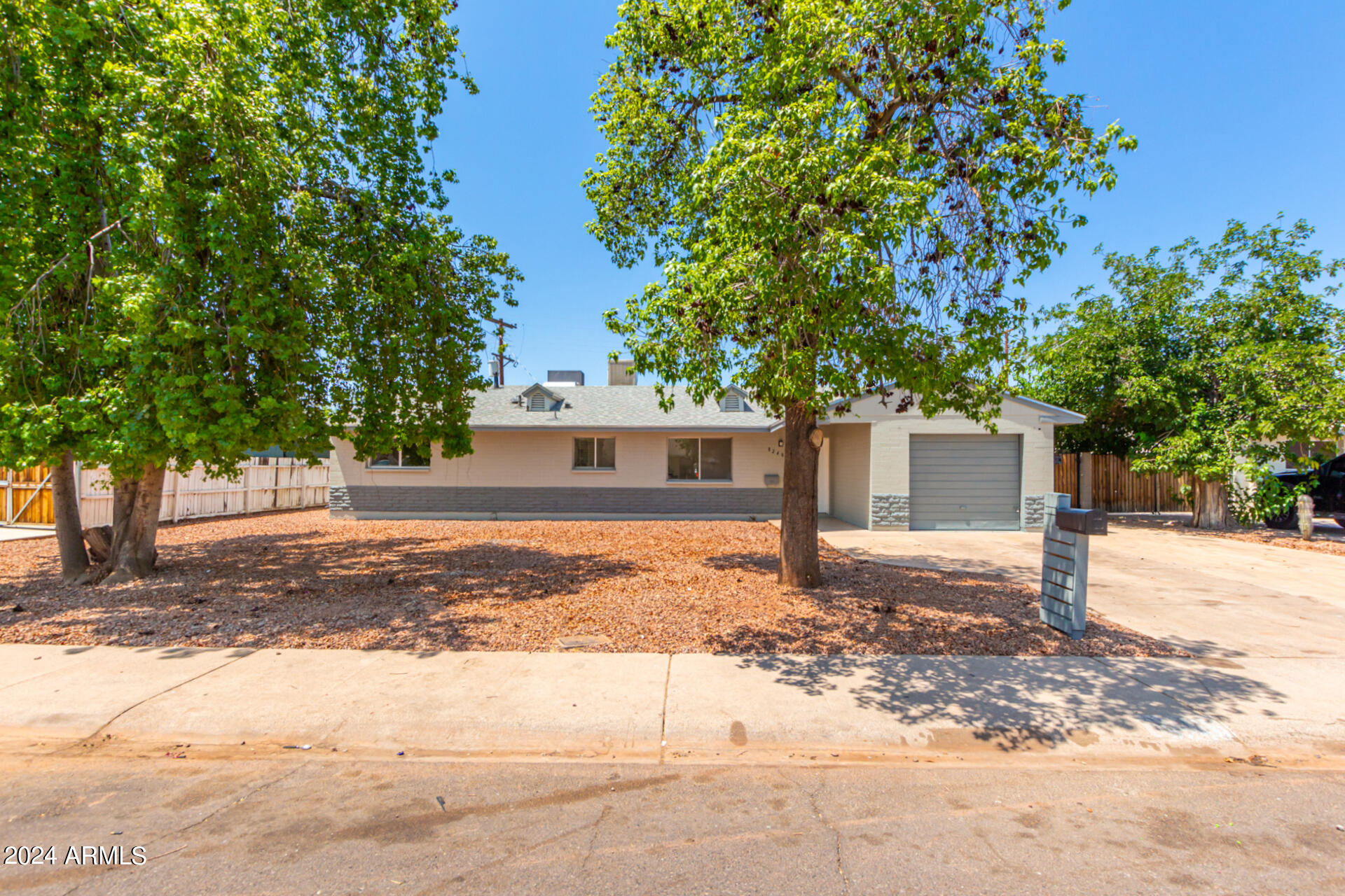 8248 West Piccadilly Road Phoenix, AZ 85033 - Photo 1 of 28 01-Piccadilly