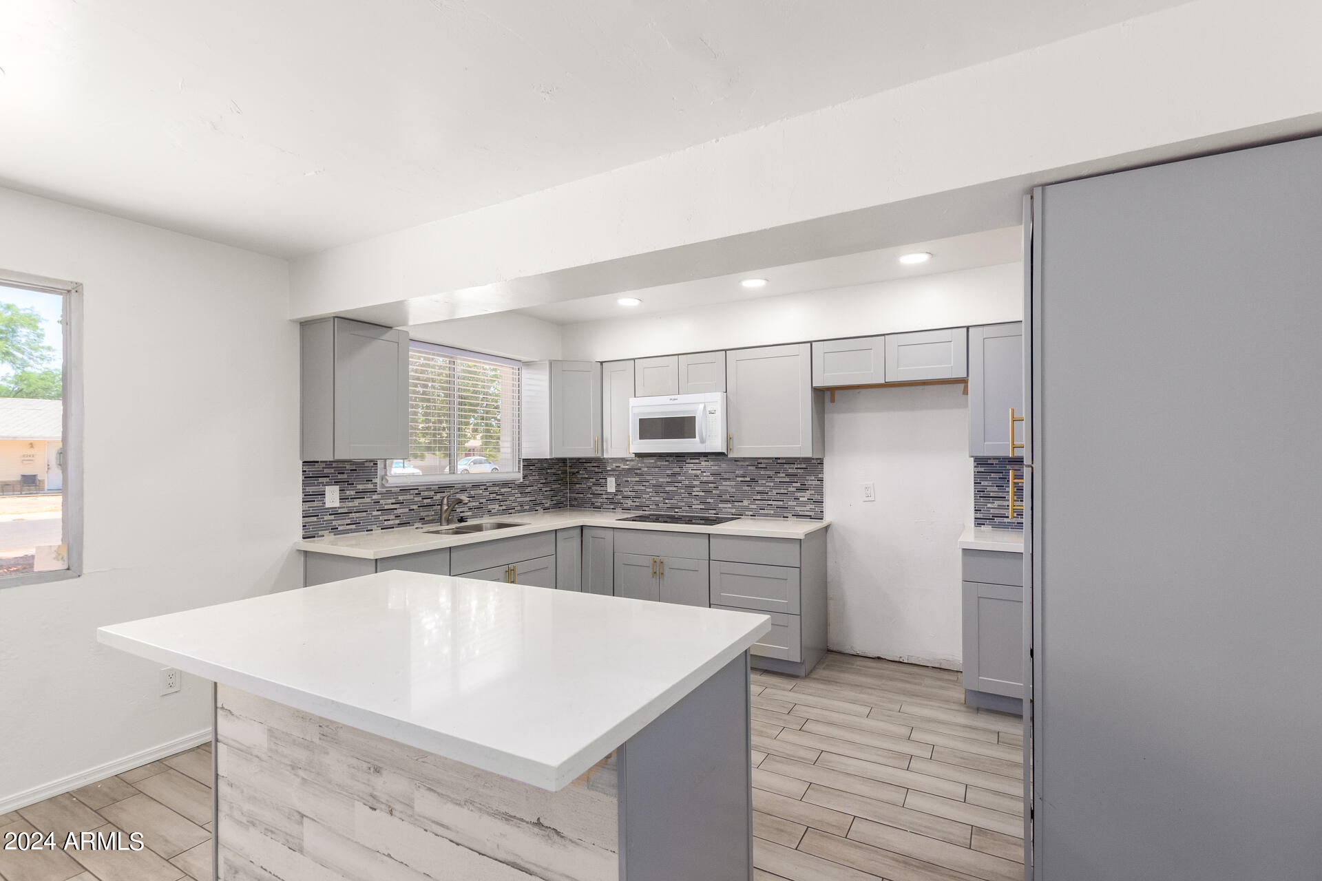 8248 West Piccadilly Road Phoenix, AZ 85033 - Photo 11 of 28 11-Piccadilly