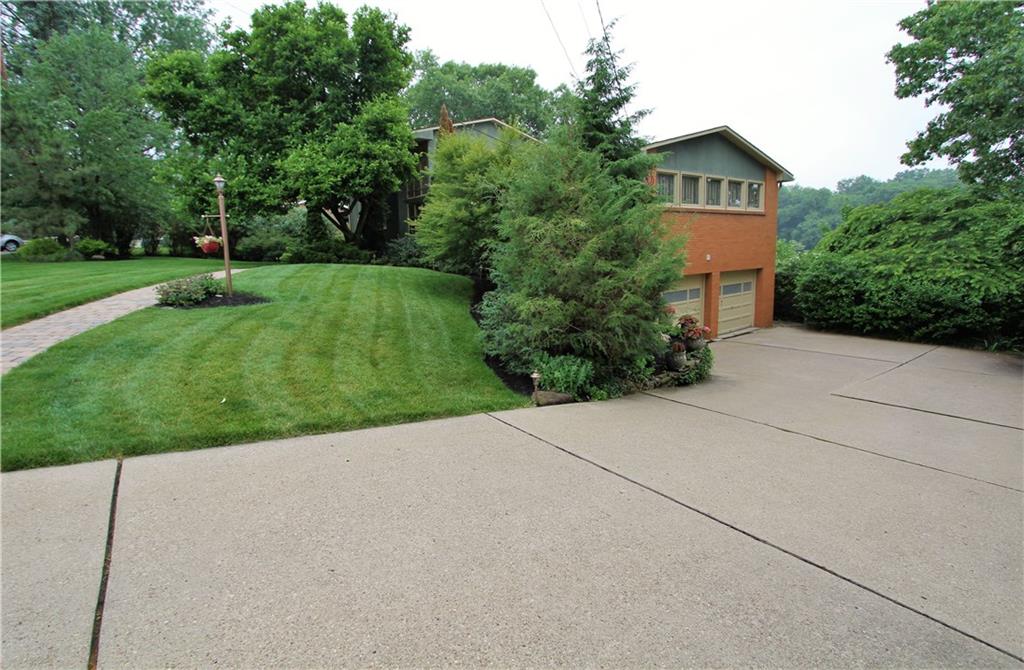 245 Tech Road Thornburg, PA 15205 - Photo 4 of 25 Driveway and front yard