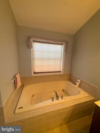 $775,000 | 3 Sunflower Circle, Burlington, NJ 08016