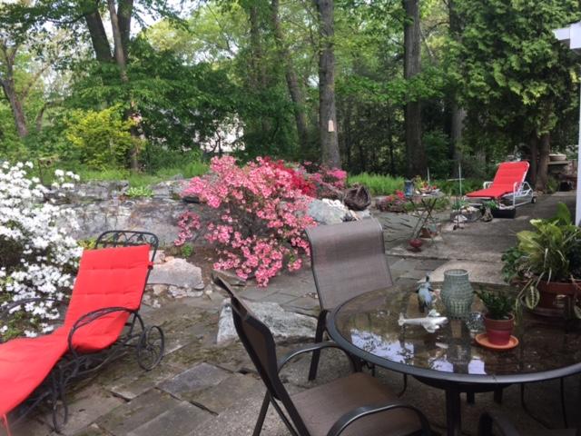 27 Range Road Rowayton, CT 06853 - Photo 21 of 21 a view of a backyard with sitting area