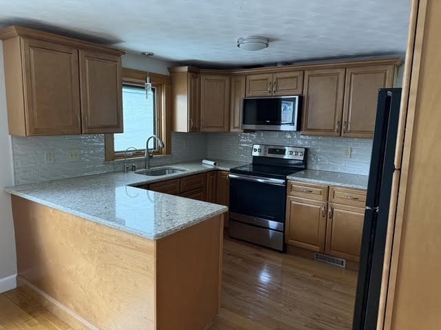 7 Puritan Road Danvers, MA 01923 - Photo 2 of 24