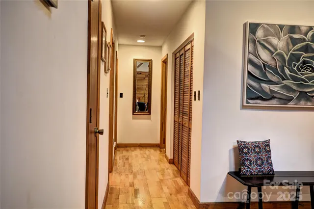 a close up view of a washer and dryer