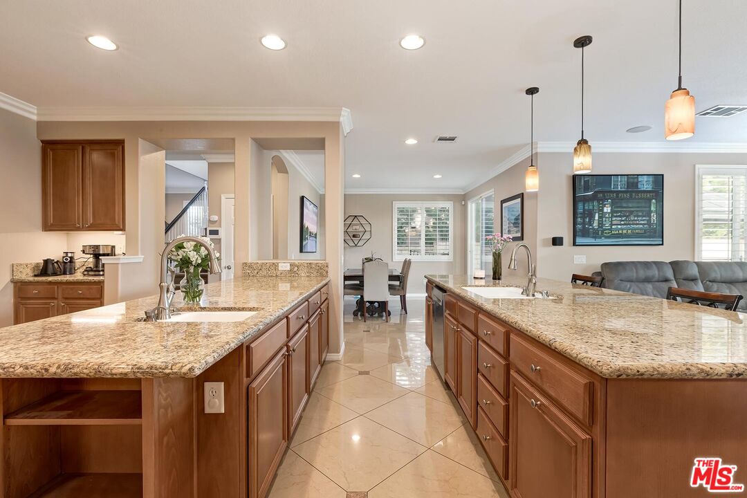 23834 Rio Ranch Way Valencia, CA 91354 - Photo 12 of 37