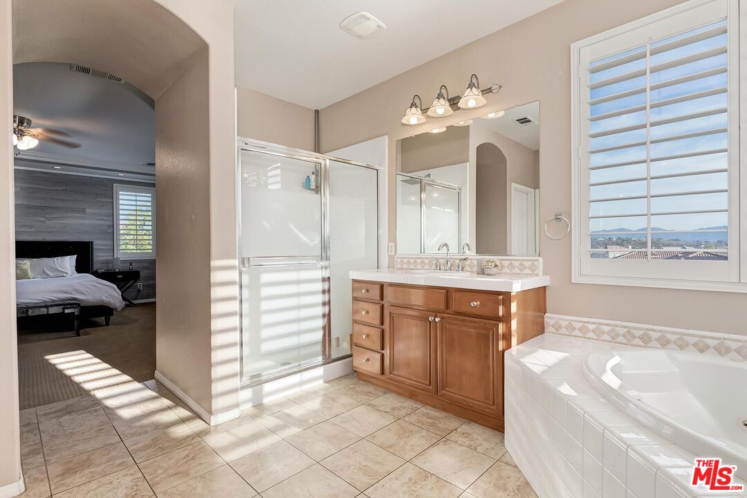 23834 Rio Ranch Way Valencia, CA 91354 - Photo 22 of 37