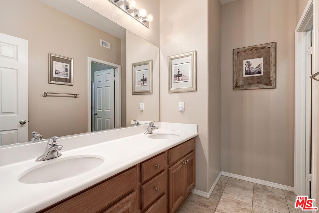 23834 Rio Ranch Way Valencia, CA 91354 - Photo 24 of 37