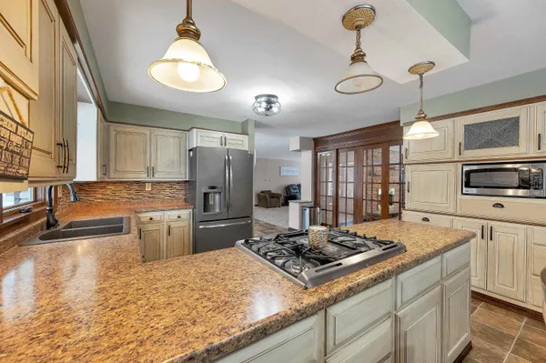 $369,900 | 2780 South Ridge Road, Green Bay, WI 54304