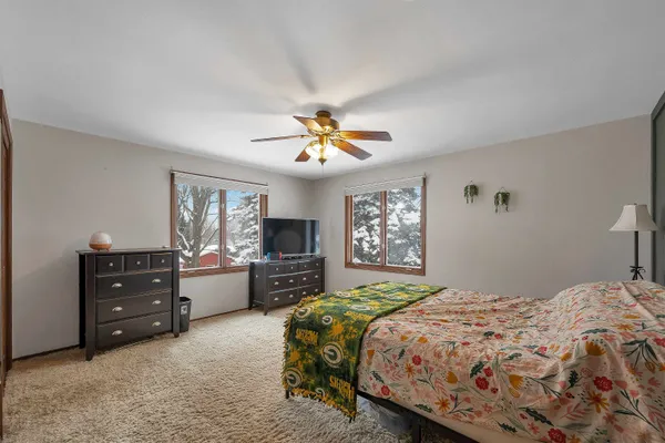 $369,900 | 2780 South Ridge Road, Green Bay, WI 54304