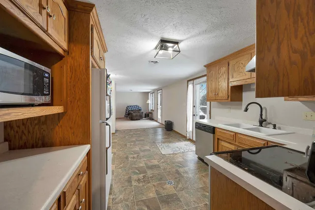 $369,900 | 2780 South Ridge Road, Green Bay, WI 54304