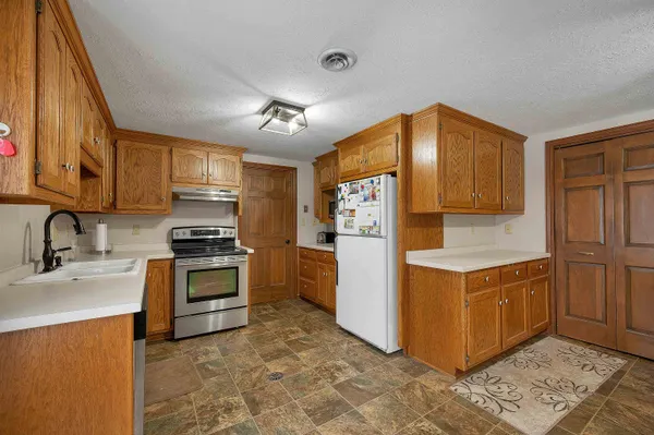 $369,900 | 2780 South Ridge Road, Green Bay, WI 54304