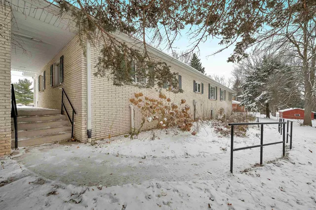 $369,900 | 2780 South Ridge Road, Green Bay, WI 54304