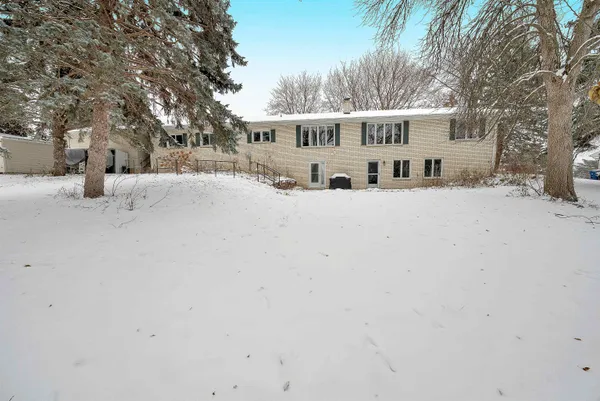 $369,900 | 2780 South Ridge Road, Green Bay, WI 54304