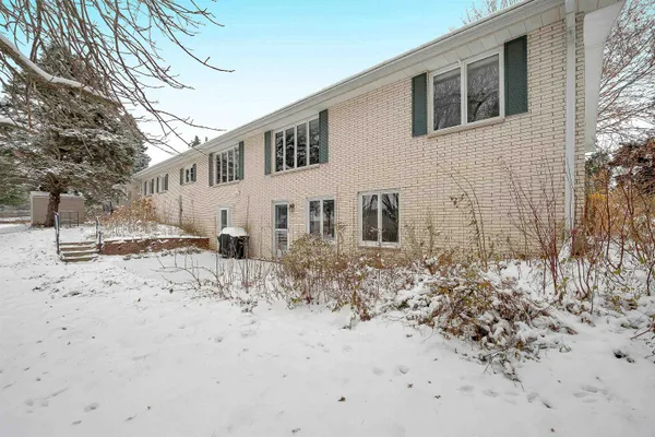 $369,900 | 2780 South Ridge Road, Green Bay, WI 54304