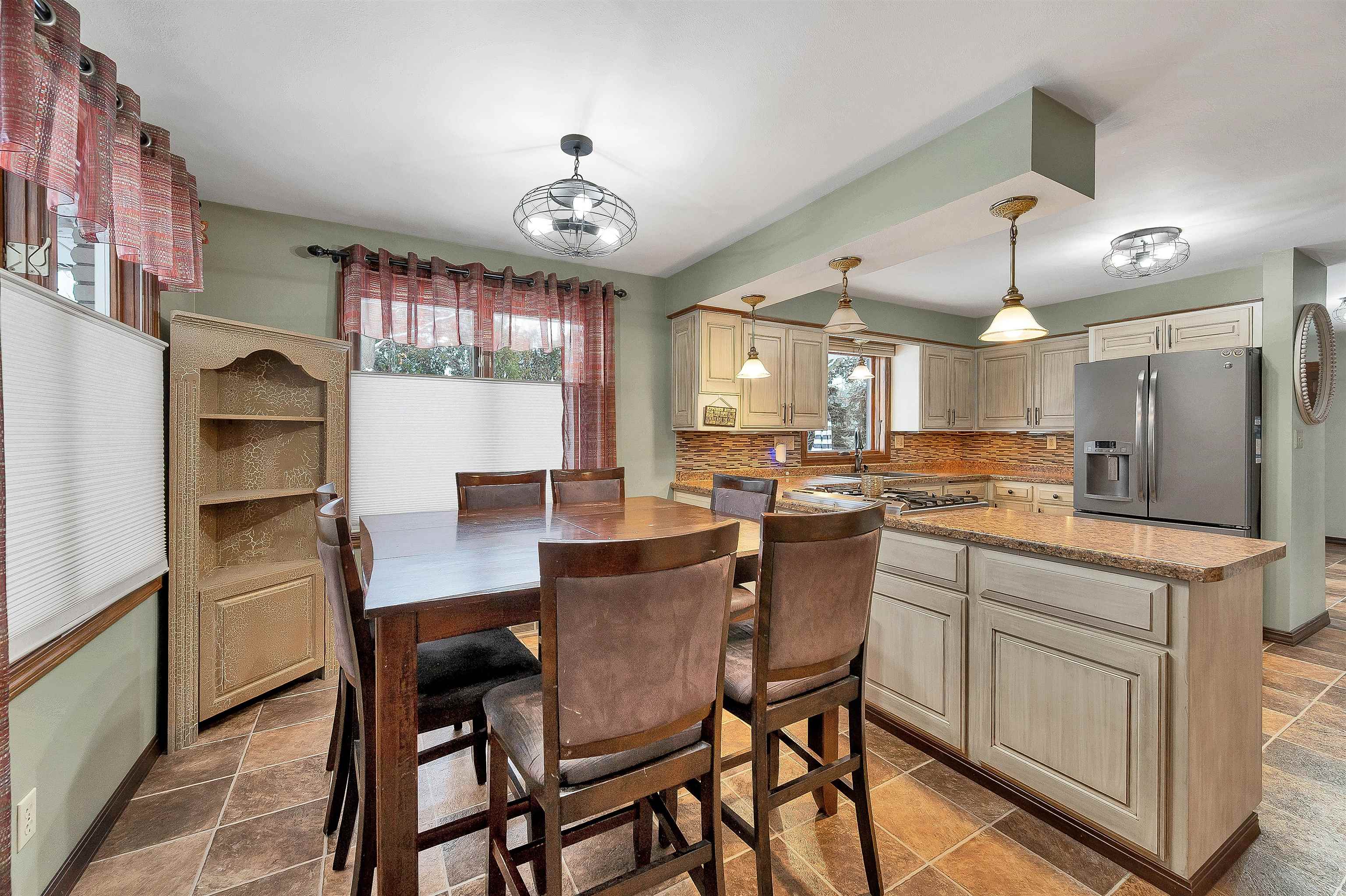 2780 South Ridge Road Green Bay, WI 54304 - Photo 9 of 64