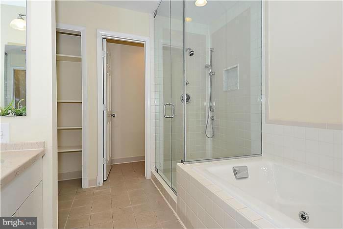 700 Notley Road Silver Spring, MD 20904 - Photo 14 of 30 Bath (Master)