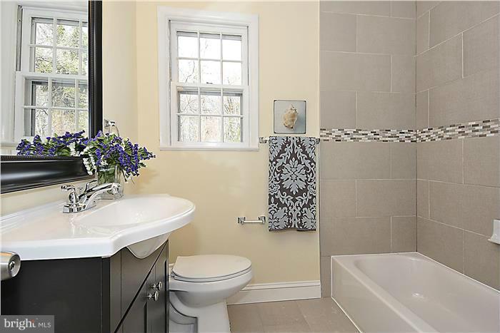 700 Notley Road Silver Spring, MD 20904 - Photo 18 of 30 Bath