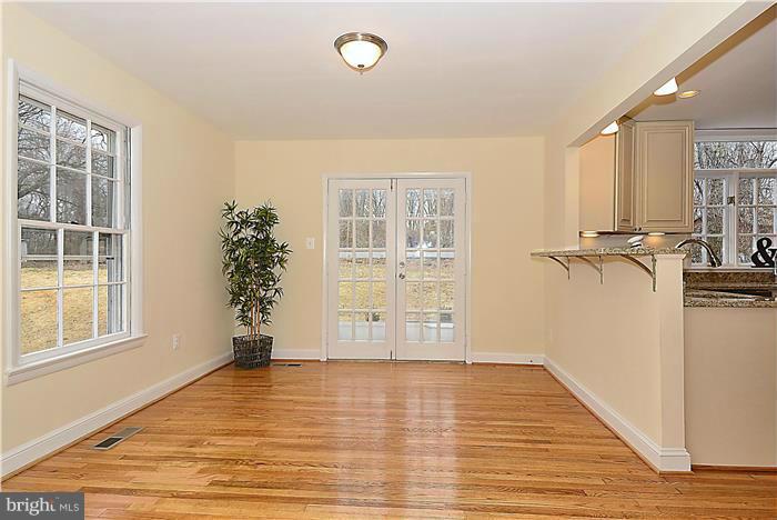 700 Notley Road Silver Spring, MD 20904 - Photo 10 of 30 Dining Room