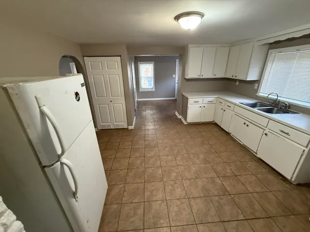 $149,500 | 2216 Goulson Avenue, Warren, MI 48091