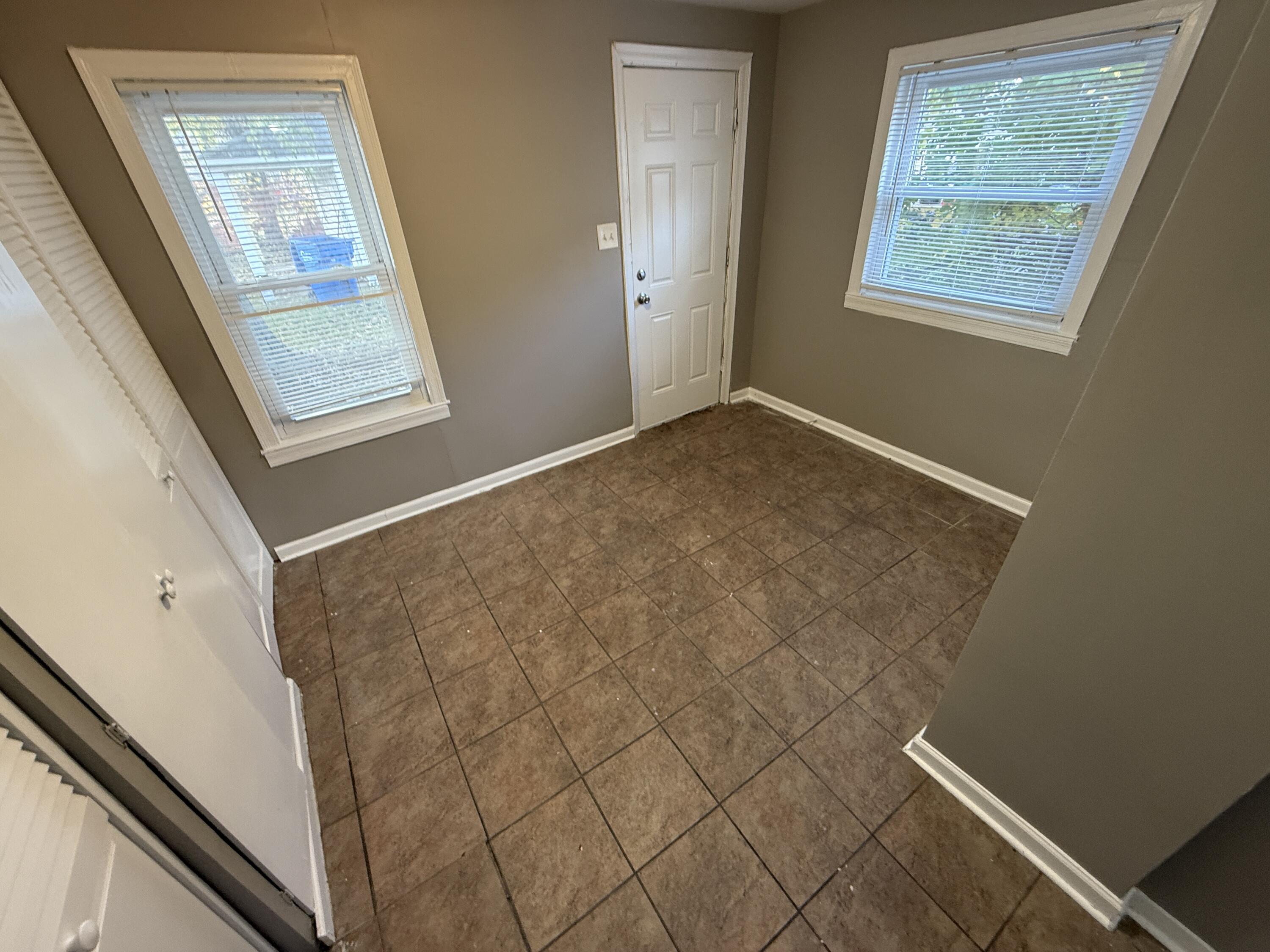 2216 Goulson Avenue Warren, MI 48091 - Photo 10 of 12 IMG_9844