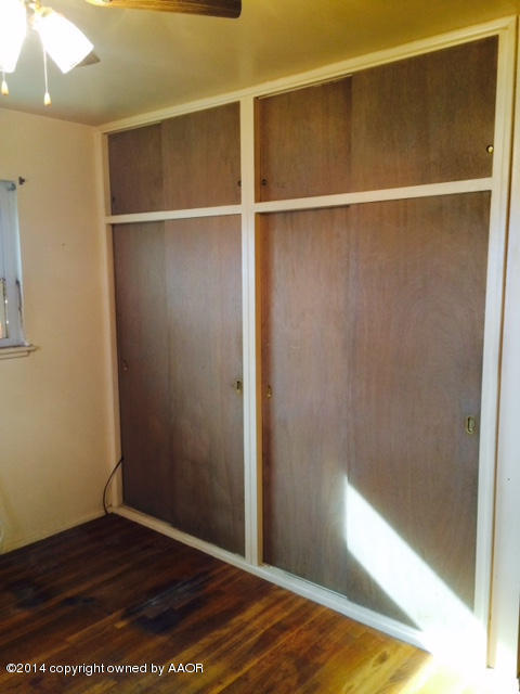 5008 Parker Street Amarillo, TX 79110 - Photo 9 of 18 Bedroom closet