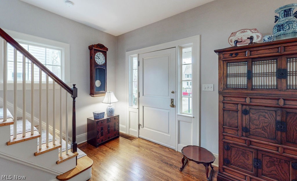 3189 Chadbourne Road Cleveland, OH 44120 - Photo 2 of 25 Foyer with light hardwood / wood-style floors
