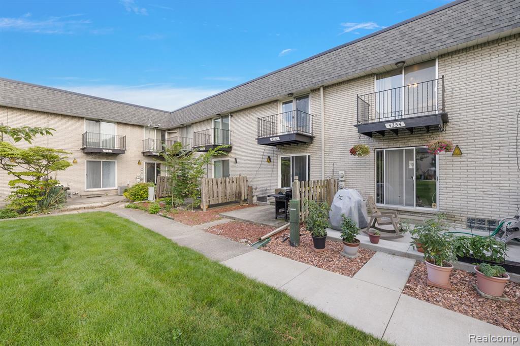 4352 15 Mile Road Sterling Heights, MI 48310 - Photo 14 of 37