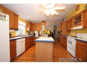 292 Roberts Mountain Road Clyde, NC 28721 - Photo 4 of 18