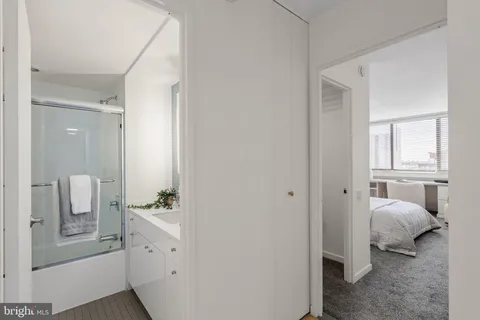 $305,000 | 1326-42 Spruce Street, Unit 708, Philadelphia, PA 19107