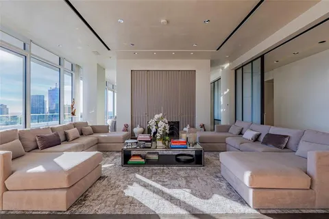 $5,995,000 | 2430 Victory Park Lane, Unit 3001, Dallas, TX 75219