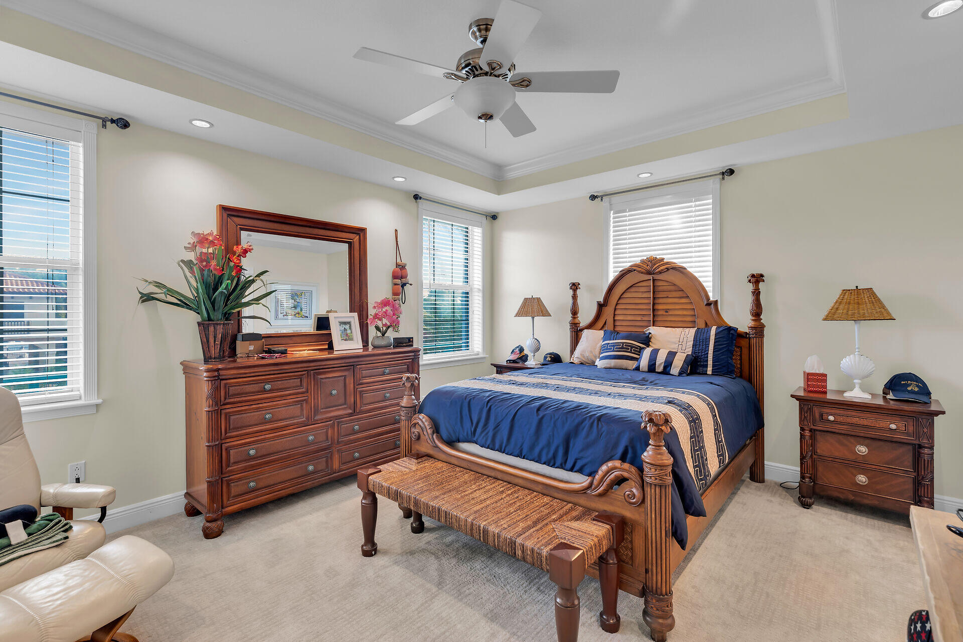 10 South Exuma Road Key Largo, FL 33037 - Photo 9 of 47 a bedroom with a bed and a dresser