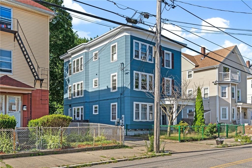 266 Sayles Avenue, Unit 2 Pawtucket, RI 02860 - Photo 3 of 23