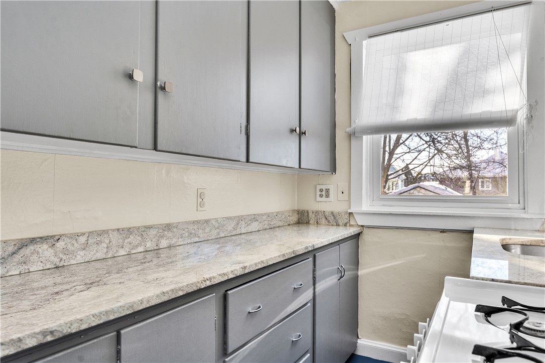 266 Sayles Avenue, Unit 2 Pawtucket, RI 02860 - Photo 10 of 23