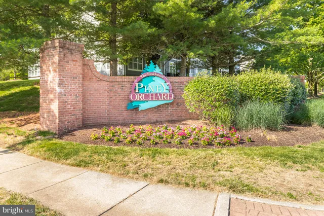 $410,000 | 8600 Roaming Ridge Way, Unit 106, Odenton, MD 21113