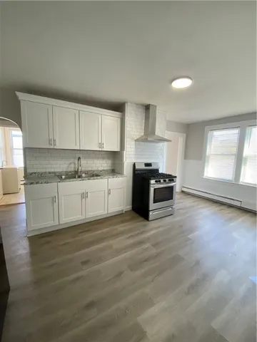 $1,800 | 100 Harold Street, Unit 2R, Providence, RI 02908