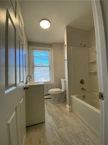 $1,800 | 100 Harold Street, Unit 2R, Providence, RI 02908