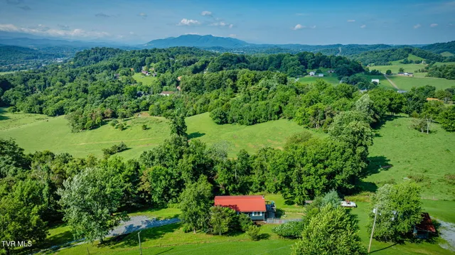 $299,000 | 250 Riggs Road, Watauga, TN 37694