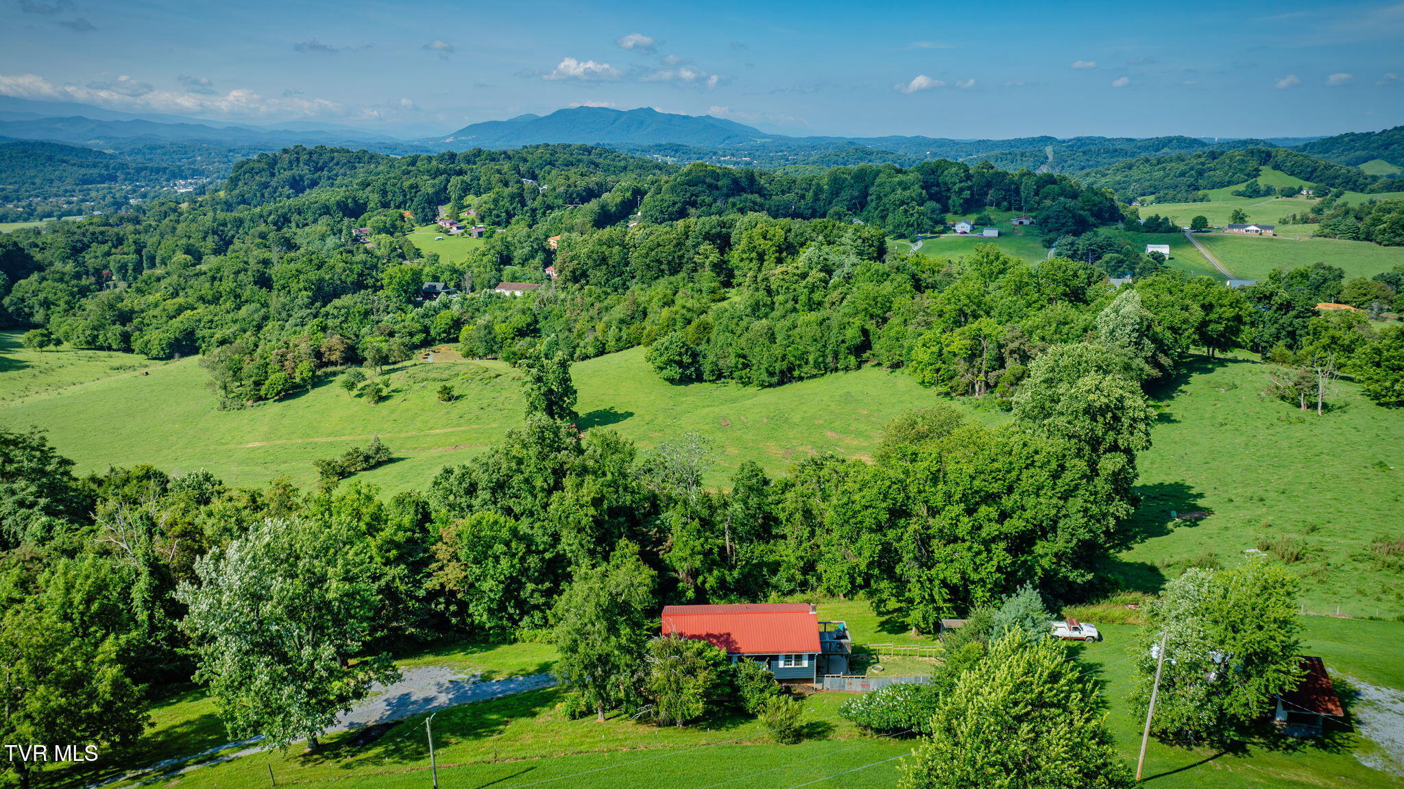 250 Riggs Road Watauga, TN 37694 - Photo 34 of 38 103