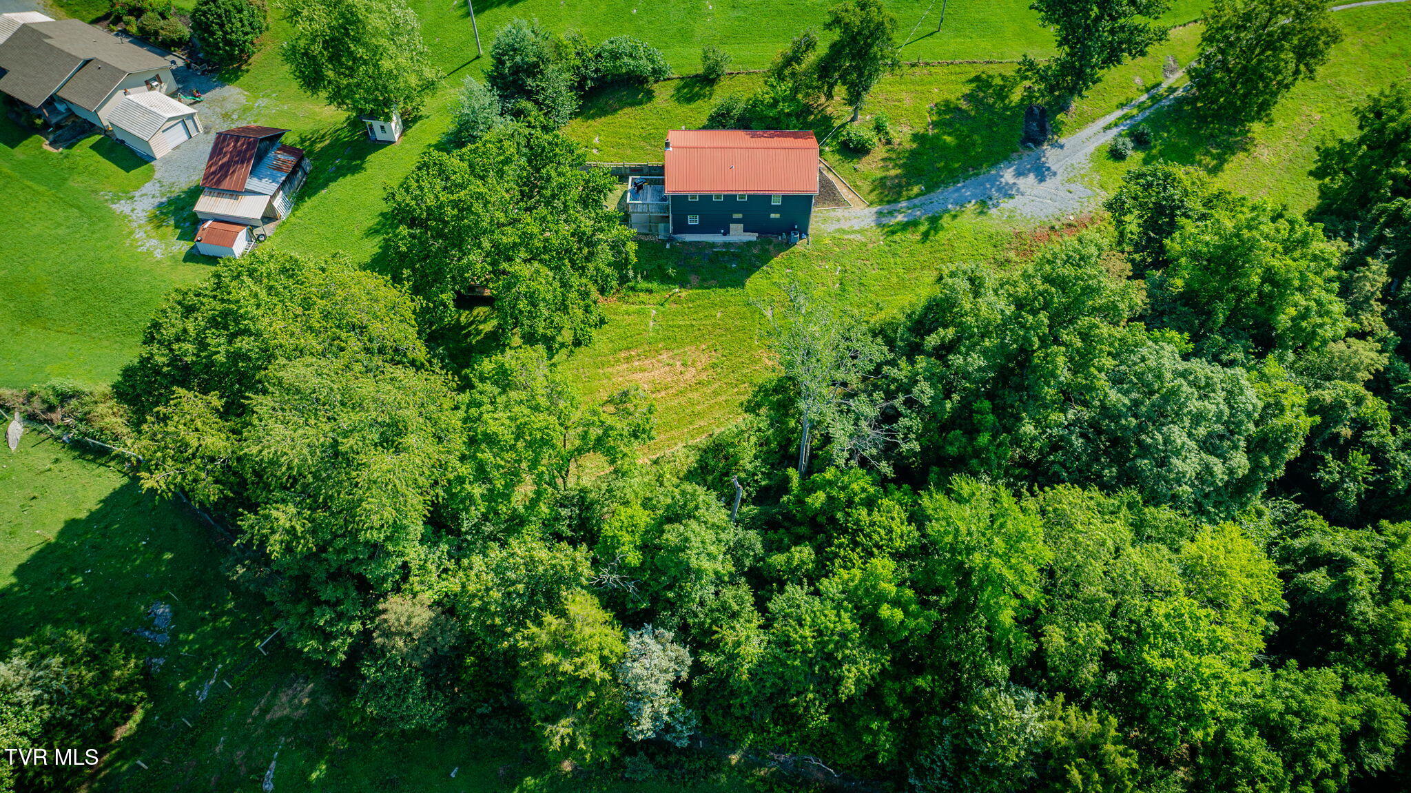 250 Riggs Road Watauga, TN 37694 - Photo 36 of 38 105