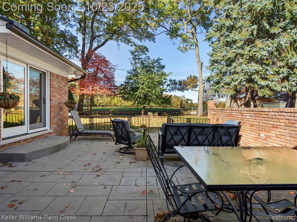 2152 Avoncrest Drive Rochester Hills, MI 48309 - Photo 37 of 42