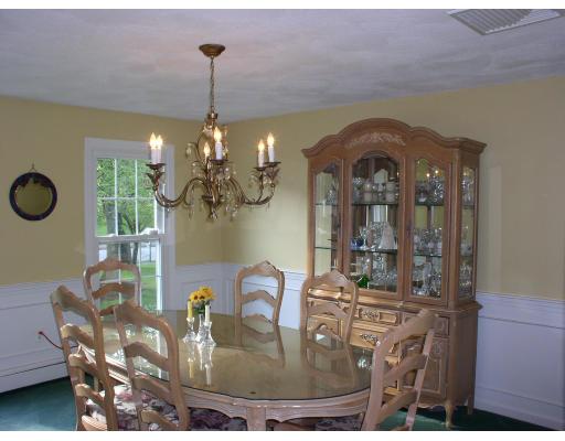 20 Oriole Road Medfield, MA 02052 - Photo 6 of 16 Gallery Image 6