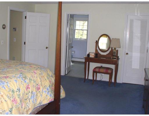 20 Oriole Road Medfield, MA 02052 - Photo 9 of 16 Gallery Image 9