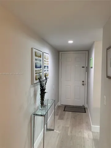 $2,550 | Pine Island Ridge, Davie, FL 33324