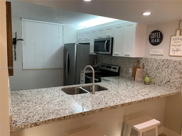 $2,550 | Pine Island Ridge, Davie, FL 33324