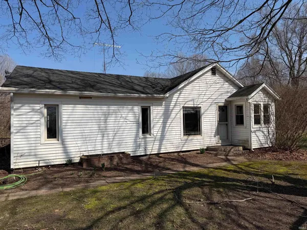 $186,000 | 17798 Main Street, Tyner, IN 46572