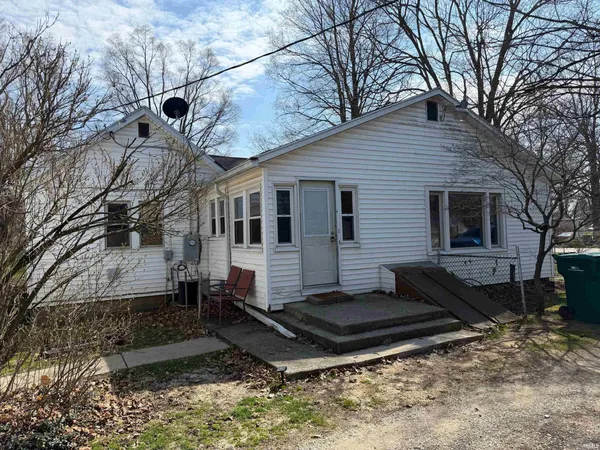 $186,000 | 17798 Main Street, Tyner, IN 46572