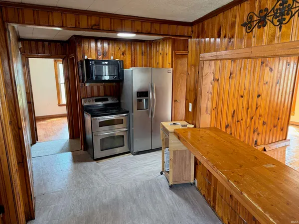 $186,000 | 17798 Main Street, Tyner, IN 46572
