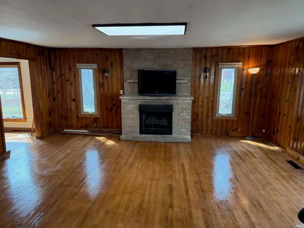 $186,000 | 17798 Main Street, Tyner, IN 46572