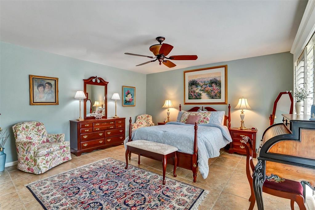 11816 Lipsey Road Tampa, FL 33618 - Photo 30 of 50