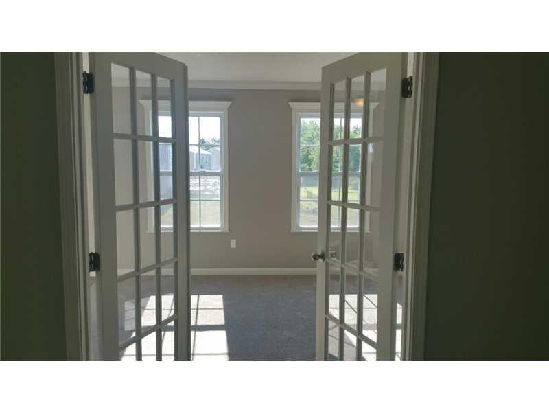 263 Foxwood Road Coraopolis, PA 15108 - Photo 3 of 10 Gallery Image 3