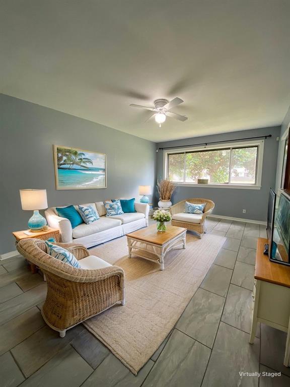 810 Poleman Road Shreveport, LA 71107 - Photo 3 of 25 a living room with furniture and a large window